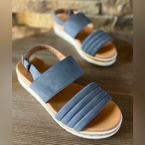 Adrienne Vittadini Sandals Slingback